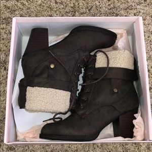 Dark brown bootie
